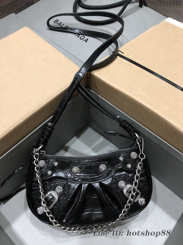 Balenciaga專櫃爆款機車包系列迷你鱷魚紋黑色帶鑽扣肩背女包 巴黎世家Le Cagole半月牙腋下包餃子包 fyj1947