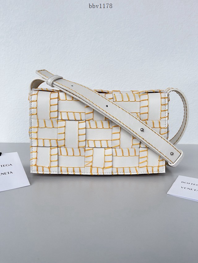 BV專櫃新款手工編織女包 葆蝶家cassette馬鞍鉤針縫法單肩斜挎包 691400 bbv1178