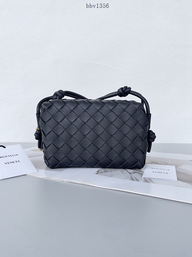 BV專櫃新款手工編織女包 葆蝶家專櫃最新版本大編織紋理loop相機包 款號:680254 bbv1356