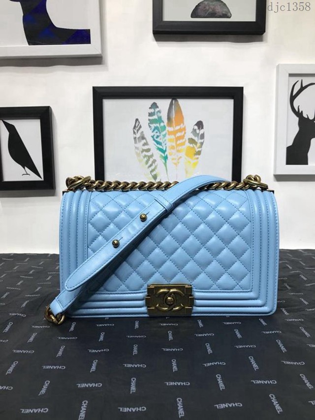 CHANEL女包 A67086 辣媽經典款 最新棱格小羊皮 釕質感金屬 BOY鏈條口蓋包 香奈兒鏈條斜挎包 djc1358