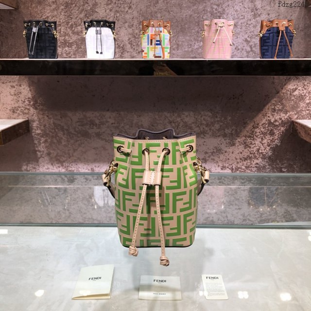 FENDI专柜精品包包 芬迪2020火新爆款小牛皮FF壓花圖案LOGO水桶包 fdzg2242