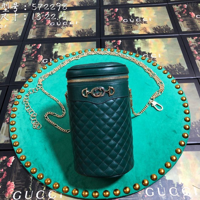 Gucci女包 572298 古馳Gucci綠色絎縫牛皮鏈條圓筒化妝包 gqy1178