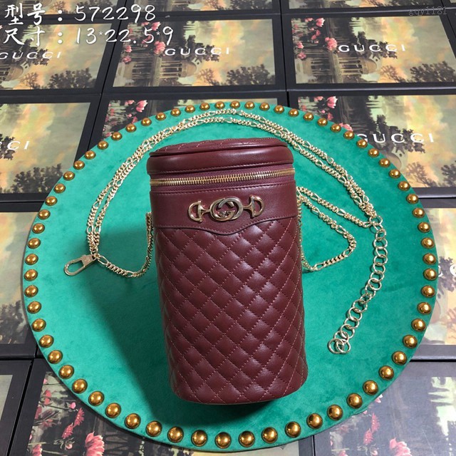 Gucci女包 572298 古馳Gucci酒紅色絎縫牛皮鏈條圓筒化妝包 gqy1181