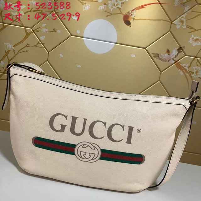 Gucci專櫃款男包 523588 古馳2018圓底包 復古印花圖案 Gucci Print系列半月形大號男挎包 gqy2128