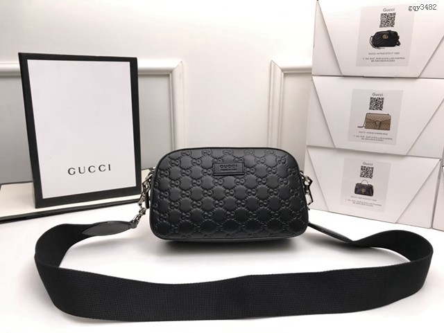 Gucci專櫃款男包 574886 古馳黑色壓花 男士休閒小挎包  gqy3482