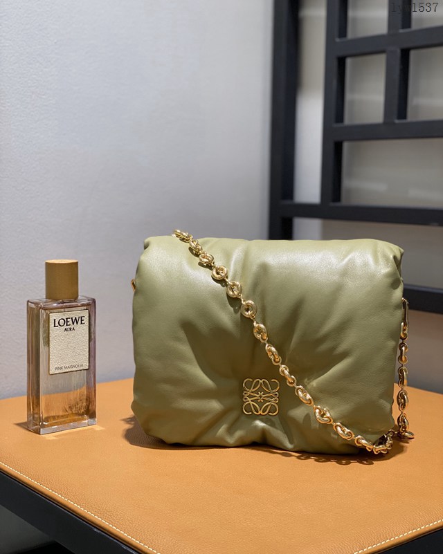 Loewe專櫃2022新款Goya羊皮包包女款肩背包 羅意威甜甜圈金屬短鏈條女包 型號9801# lyw1537