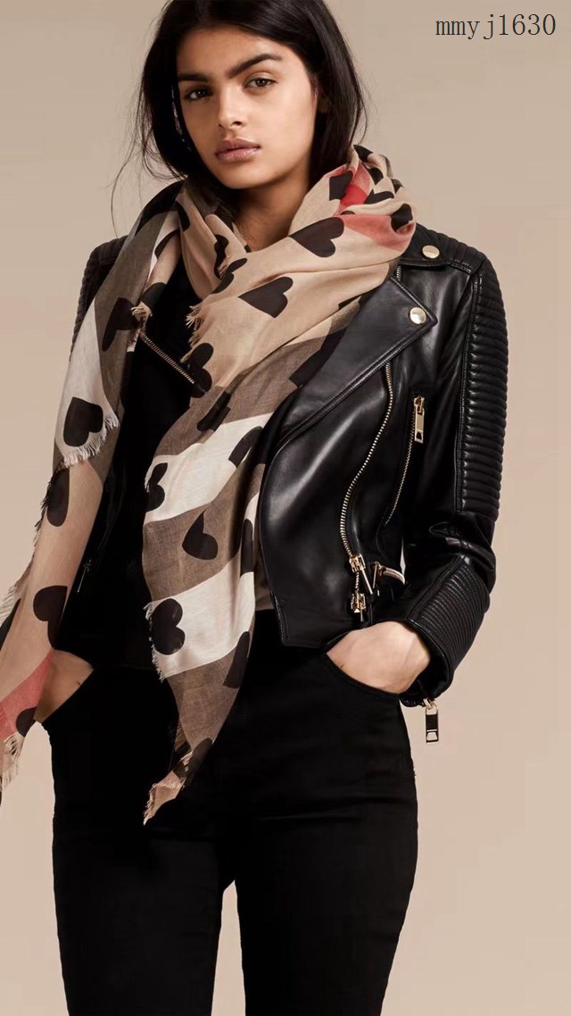 BURBERRY專櫃新款巴寶莉心型圖案羊絨圍巾 mmyj1630
