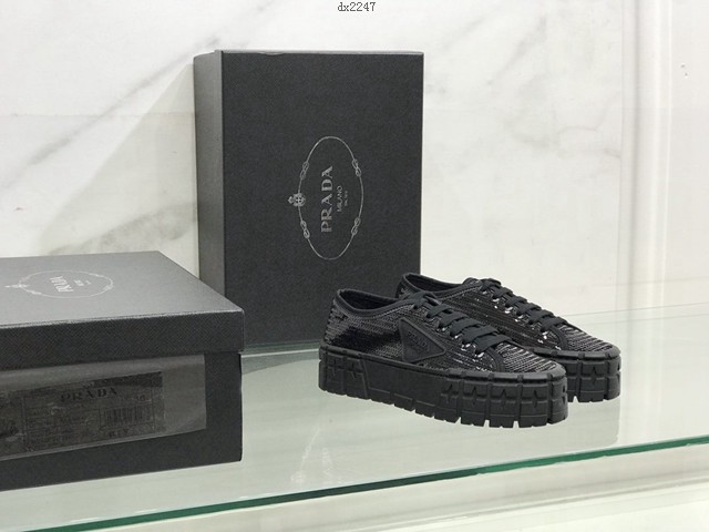 Prada女鞋亮面琺瑯系帶板鞋 普拉達春季亮片厚底休閒鞋 dx2247