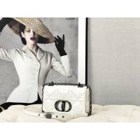 Dior專櫃2022新款白色槍扣女包 M9241B 迪奧Dior牛皮革藤格紋Caro小號手袋 fkd1688