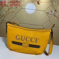 Gucci專櫃款男包 523592 古馳2018圓底包 復古印花圖案 Gucci Print系列半月形小號男挎包  gqy2134