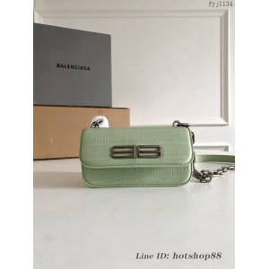 Balenciaga專櫃爆款男女通用牛皮壓紋肩背包 巴黎世家2022春季最新款小號鏈條Gossip bag斜挎包 fyj1134