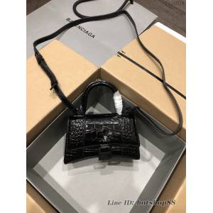 Balenciaga專櫃爆款小號手提女包 巴黎世家鱷魚黑色黑扣Hourglass沙漏包 fyj1629