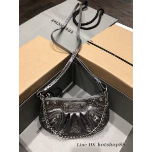 Balenciaga專櫃爆款機車包系列迷你銀色銀扣肩背女包 巴黎世家Le Cagole半月牙腋下包餃子包 fyj1937