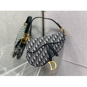 Dior專櫃2022新款女包 迪奧爆款Obligue Saddle系列medium款馬鞍包 fkd1222