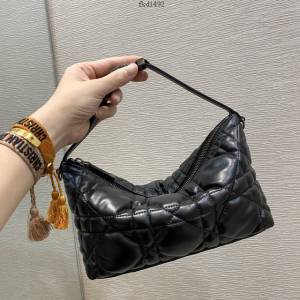 Dior專櫃爆款菱格黑色小牛皮女包 迪奧大號2022最新飯盒包 fkd1492