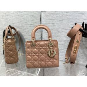 Dior專櫃2022新款Lady包 迪奧四格玫瑰粉羊皮Classic Lady戴妃包 fkd1557