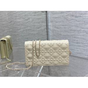 Dior專櫃2026新款鏈條肩背女包 迪奧鑽石紋三合一鑽石紋牛皮鏈條手拿包四季百搭款 fkd1706