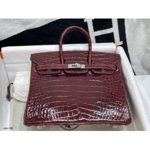 Hermes專櫃經典款Birkin手提女包 愛馬仕鉑金25CM酒紅色銀扣亮面鱷魚皮包 zhh1186