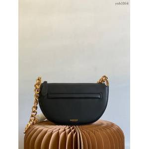 Burberry專櫃新款弧形包女士鏈條小挎包 巴寶莉時裝秀款肩背包 yxb1054