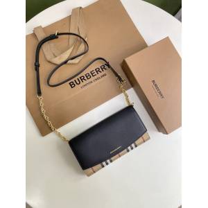 Burberry專櫃新款House格紋拼皮革錢夾 巴寶莉小型手袋鏈條錢包 yxb1226