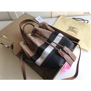 Burberry專櫃新款Canvas格紋水桶包 巴寶莉肩背斜挎女包 yxb1266