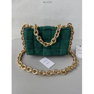 BV專櫃新款手工編織女包 葆蝶家經典款大金鏈條Padded Cassette枕頭包 bbv1154