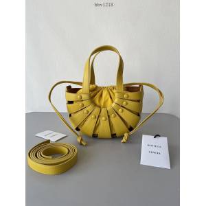 BV專櫃新款手工編織迷你女包 葆蝶家高級小牛皮革鏤空手袋 651819 bbv1218