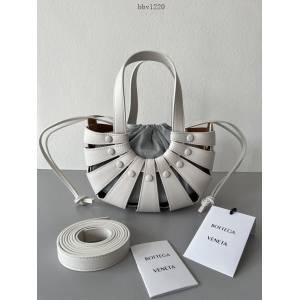 BV專櫃新款手工編織迷你女包 葆蝶家高級小牛皮革鏤空手袋 651819 bbv1220