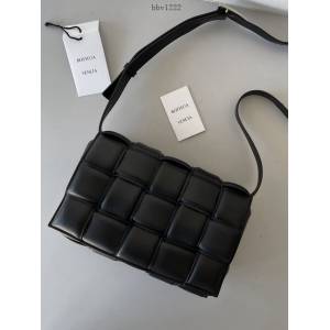 BV專櫃新款手工加寬編織女包 葆蝶家BV Cassette bag卡帶包枕頭包 70094 bbv1222