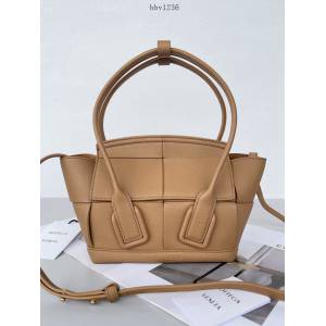 BV專櫃新款手工編織女包 葆蝶家Bottega VenetaArco29 Mini平紋小牛皮手提包 bbv1236