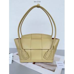 BV專櫃新款寬大手工編織女包 葆蝶家Bottega Veneta Arco33編織木薯色小牛皮手提包 bbv1243