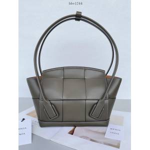 BV專櫃新款寬大手工編織女包 葆蝶家Bottega Veneta Arco33編織墨綠色小牛皮手提包 bbv1244