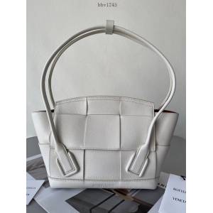 BV專櫃新款寬大手工編織女包 葆蝶家Bottega Veneta Arco33編織山羊紋白色小牛皮手提包 bbv1245