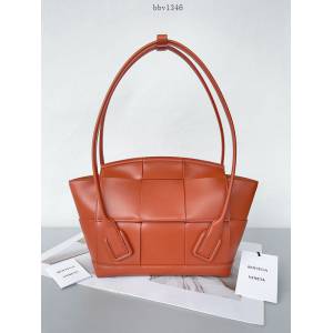 BV專櫃新款寬大手工編織女包 葆蝶家Bottega Veneta Arco33編織楓葉棕小牛皮手提包 bbv1346