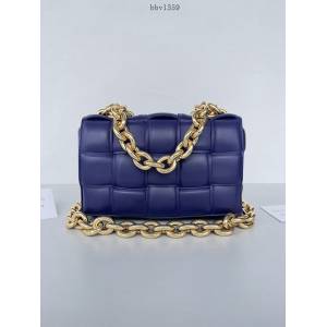 BV專櫃新款手工編織女包 葆蝶家經典款獨角獸紫色大金鏈條Padded Cassette枕頭包 631421 bbv1359