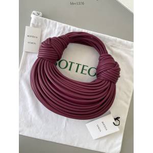 BV專櫃新款手工羊皮編織女包 葆蝶家新色麵條便當包 680934 bbv1376