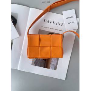 BV專櫃新款手工編織女包 葆蝶家迷你單肩斜挎包 667048 bbv1419