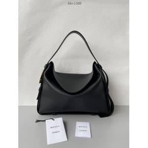 BV專櫃新款手工編織女包 葆蝶家BV Cradle三角腋下包 bbv1509