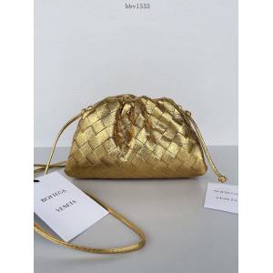 BV專櫃新款手工編織女包 葆蝶家小號可手拿可斜挎Thepouch雲朵包 bbv1533