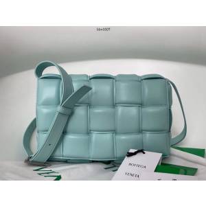 BV專櫃新款手工加寬編織女包 葆蝶家BV Cassette bag卡帶包枕頭包 70094 bbv1607