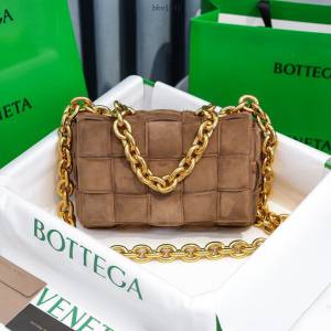 BV專櫃新款手工編織女包 葆蝶家Cassette磨砂新款枕頭包加鏈條斜跨單背女包 bbv1641