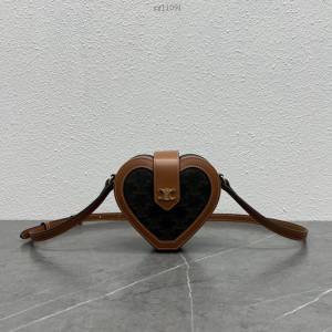Celine專櫃新款心形化妝盒斜挎女包 賽琳情人節膠囊系列經典圖案盒子包 xxl1091