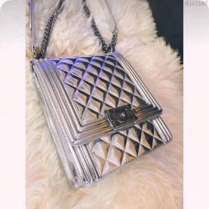 CHANEL女包 銀色 2018新款 Chanel boy handbag 豎版boy 香奈兒鏈條斜挎包 djc1107
