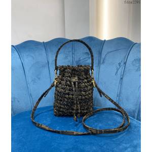 FENDI专柜精品包包 芬迪2020新品經典老花迷你水桶包 純手工編織 Fendi小水桶包 fdzg2291