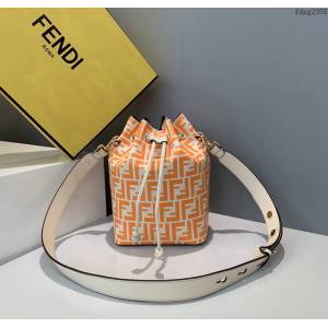 FENDI专柜精品包包 026A乳粉/橙 牛皮壓印F標誌芬迪女包 Fendi單肩斜挎水桶包 fdzg2355
