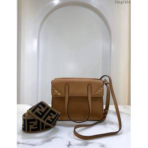 FENDI专柜精品包包 芬迪filp bag迷你手袋 純手工小牛皮縫製 Fendi單肩斜挎包 fdzg2434