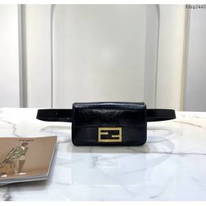 FENDI专柜精品包包 芬迪BAGUETTE Fendi黑色全皮腰包 fdzg2443