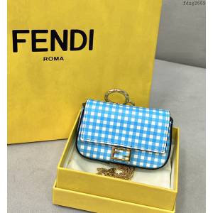 FENDI專櫃精品包包 芬迪Fendi迷你Baguette 全皮方格手提肩背女包 fdzg2669