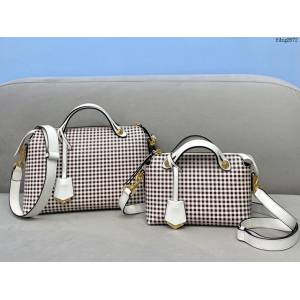 FENDI專櫃新款方格Boston版型精品女包 芬迪頂級原單Fendi波士頓手提袋 fdzg2672