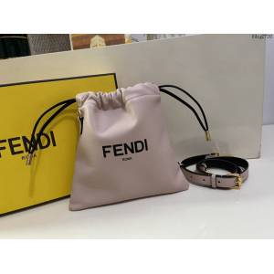 FENDI專櫃精品手提肩背斜挎女包 芬迪Fendi納帕皮帶抽繩小號手拿包 fdzg2720